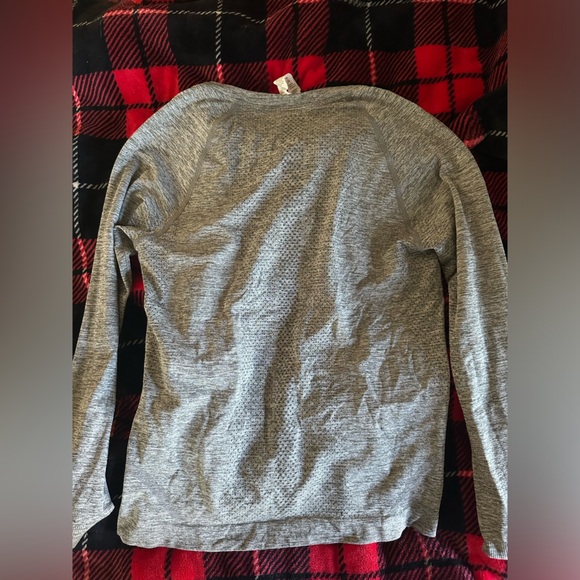 Grey Lululemon Swiftly Tech long sleeve 2.0 - Picture 5 of 6